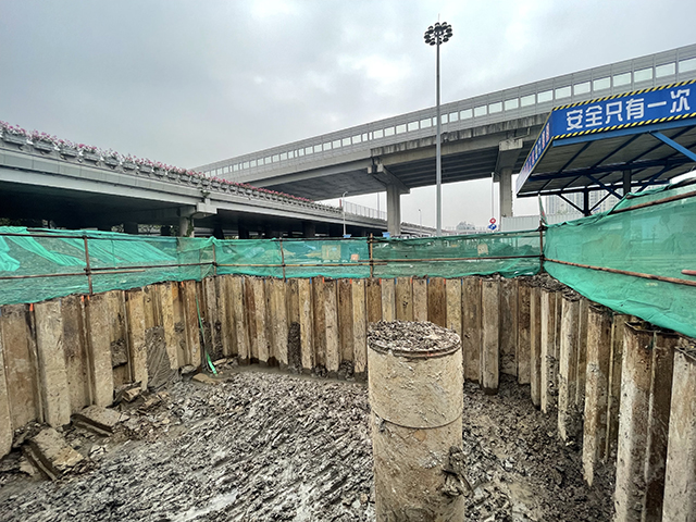 Shanghai Longyang Road elevated highway flyover steel pile installation with ICE 28RF