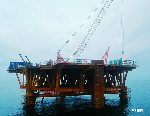 offshore wind turbine foundation, 2000M piling hammer