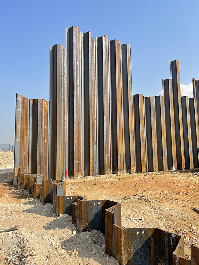 AZ-700 sheet piles prepared for vibratory hammer driving