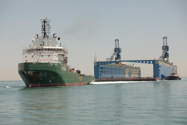 500MU drives 350t piles at Suez Canal 