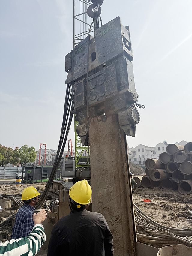 无声的力量：ICE液压免共振锤助力青浦一中扩建