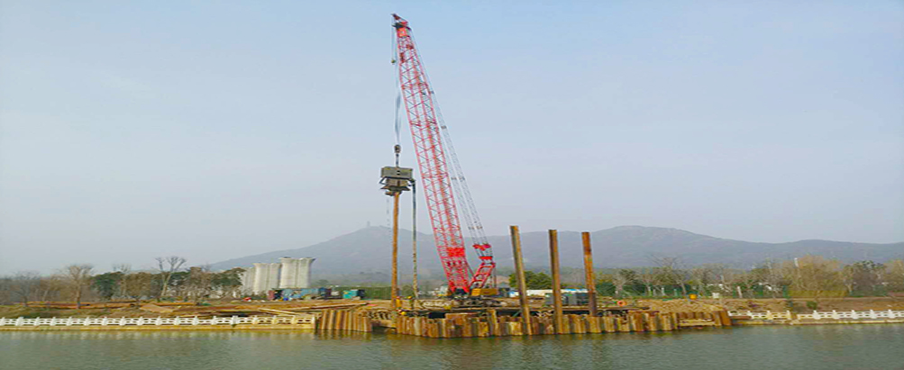 Last bridge pylon cofferdam linking the Zhenjiang and Lianyungang high speed rail completed