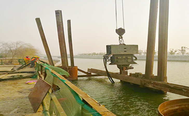 Last bridge pylon cofferdam linking the Zhenjiang and Lianyungang high speed rail completed