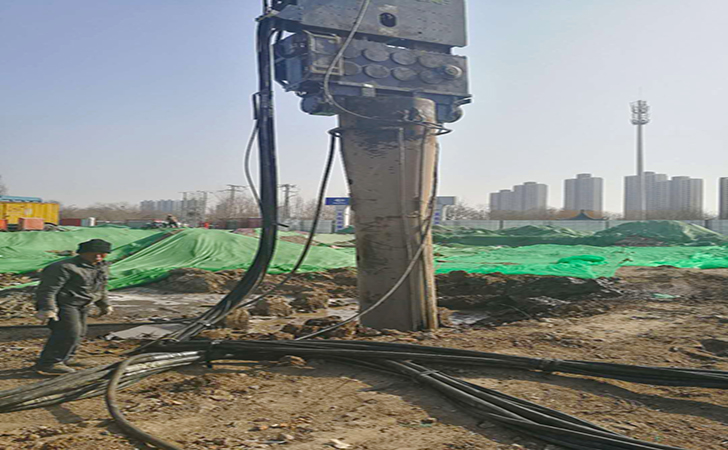 一次性彻底高效清除地下14米长的混凝土方桩