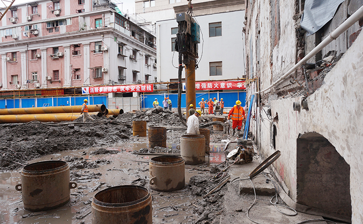70RF Driving steel foundation piles at Shanghai Bund