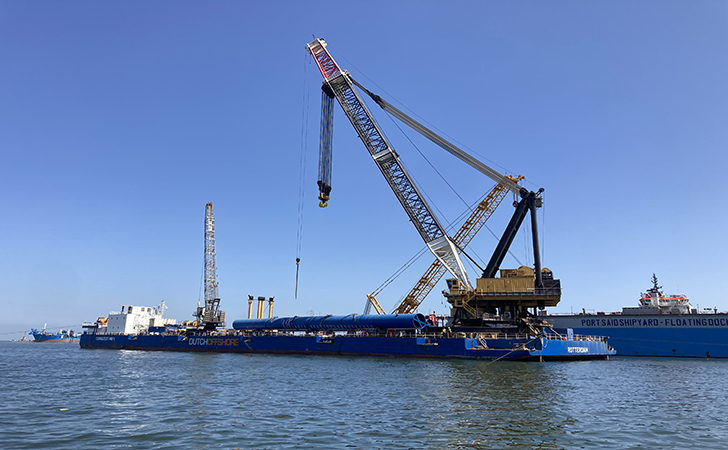 500MU drives 350t piles at Suez Canal 