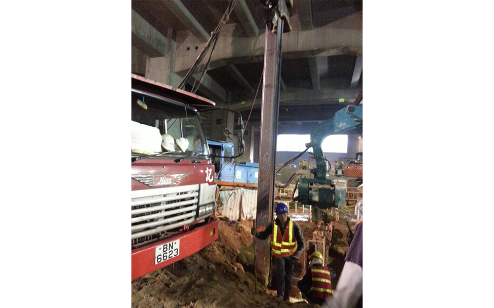 香港大型建筑红磡站和体育馆地下墓底下排水系统改造基础施工