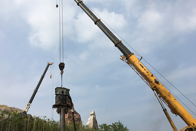 20RF免共振锤南京保护风景石护坡工程